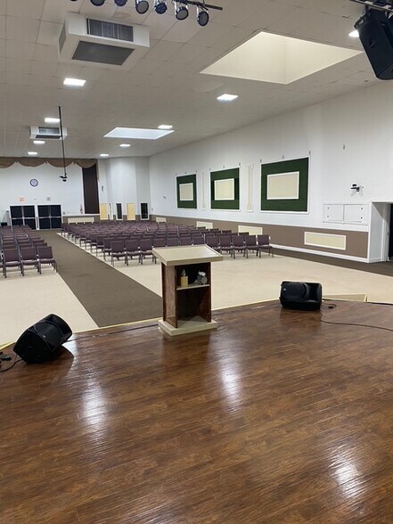 More Photos Of 61 Whittaker St, Riverside Specialty For Sale