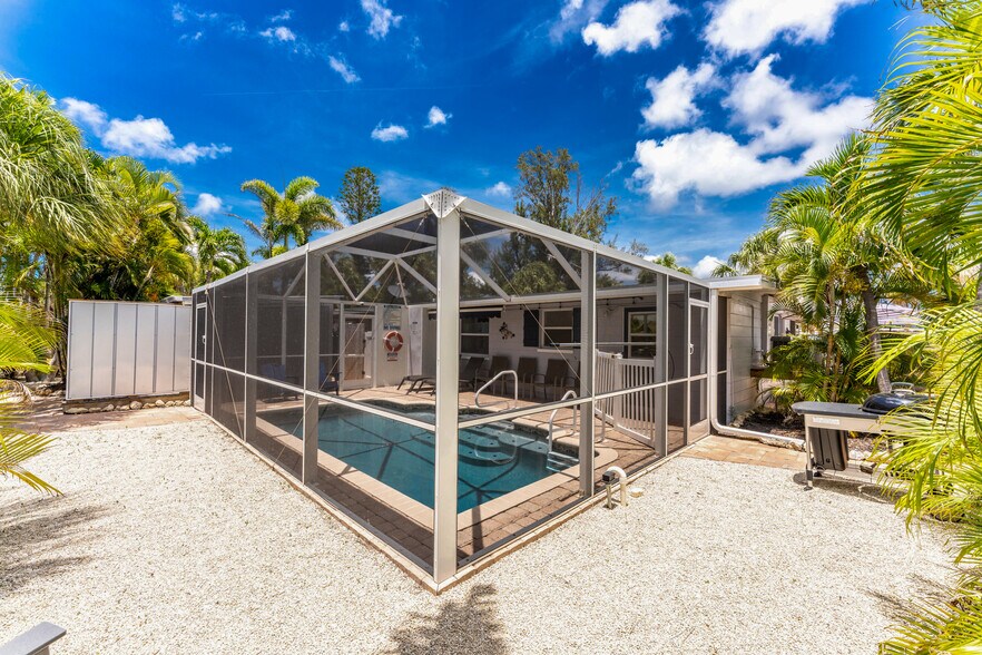More Photos Of 1130 Gulf Blvd, Englewood Apartments For Sale