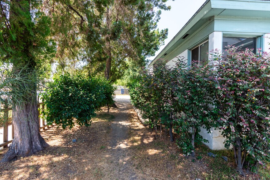 More Photos Of 5916 Rosemead Blvd, Temple City Apartments For Sale