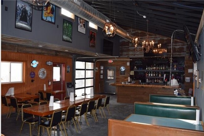 More Photos Of 26192 NE Neosho Rd, Garnett Restaurant For Lease