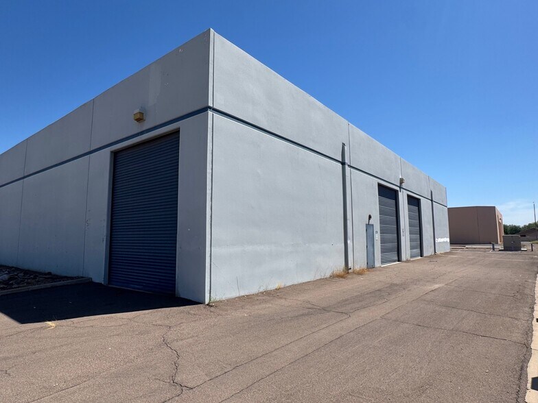 More Photos Of 2665 S La Luna, Goodyear Warehouse For Lease