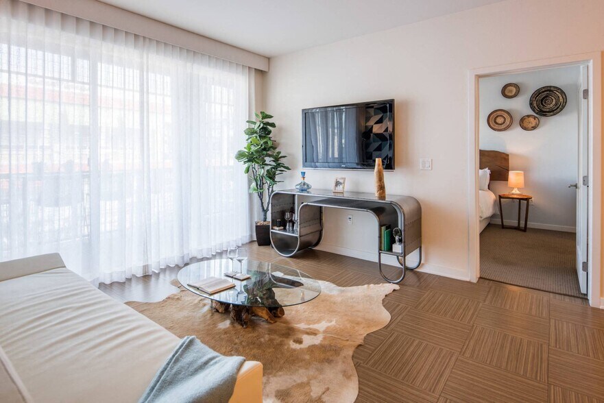 More Photos Of 13488 Maxella Ave, Marina Del Rey Apartments For Lease