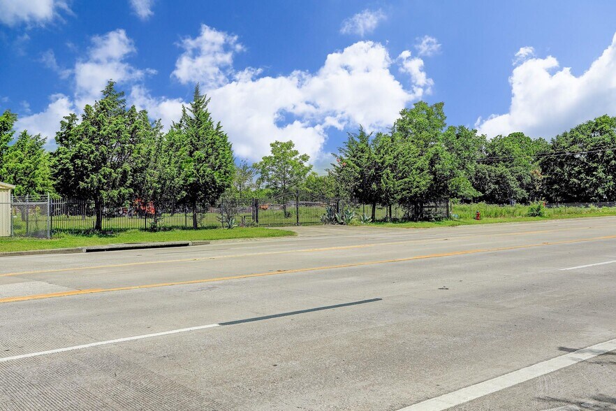 More Photos Of 13720 FM 1764, Santa Fe Land For Lease