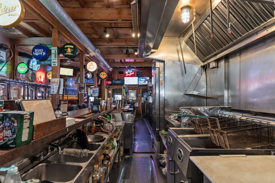 More Photos Of 217 E College Ave, Appleton Restaurant For Sale