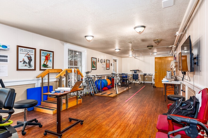 More Photos Of 2229 N Carroll Blvd, Denton Skilled Nursing Facility For Sale