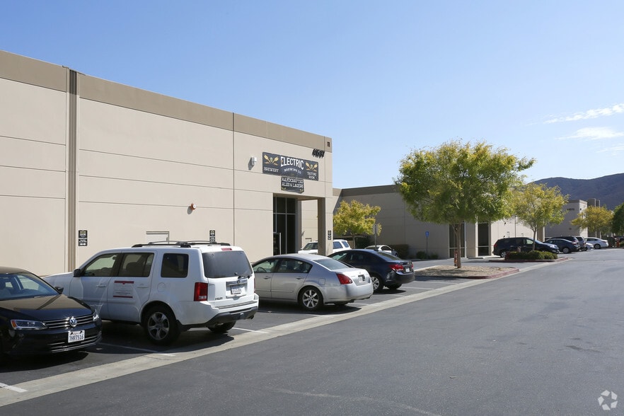 More Photos Of 41537 Cherry St, Murrieta Warehouse For Lease