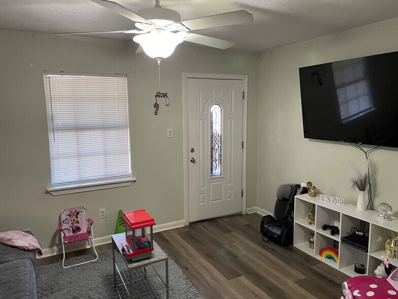 More Photos Of 705 26th 1/2 St, Gulfport Apartments For Sale