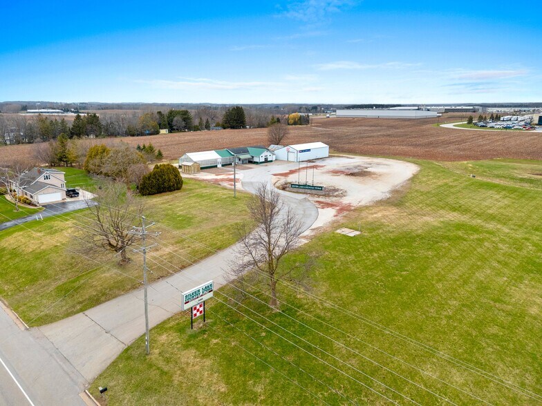 More Photos Of 5814 Calumet Ave, Manitowoc General Retail For Sale