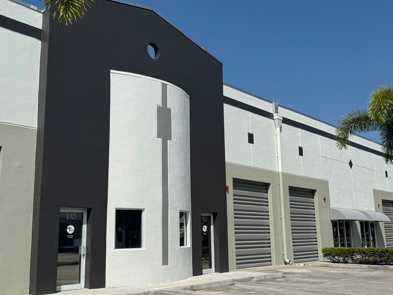 More Photos Of 21113 Johnson St, Pembroke Pines Warehouse For Lease
