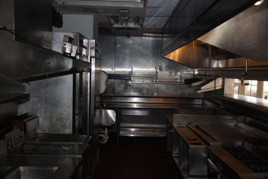 More Photos Of 10910 New Halls Ferry Rd, Saint Louis Restaurant For Lease