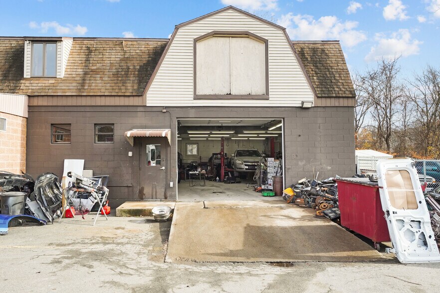More Photos Of 1153 Central Ave, Pawtucket Office For Sale