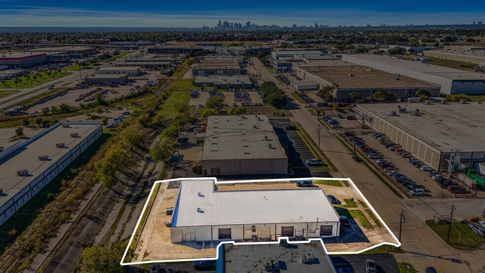 More Photos Of 8358 Moberly Ln, Dallas Light Distribution For Lease