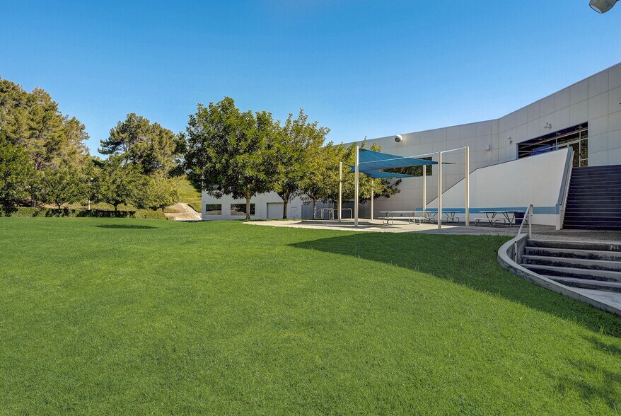 More Photos Of 15 Argonaut, Aliso Viejo Research And Development For Sale