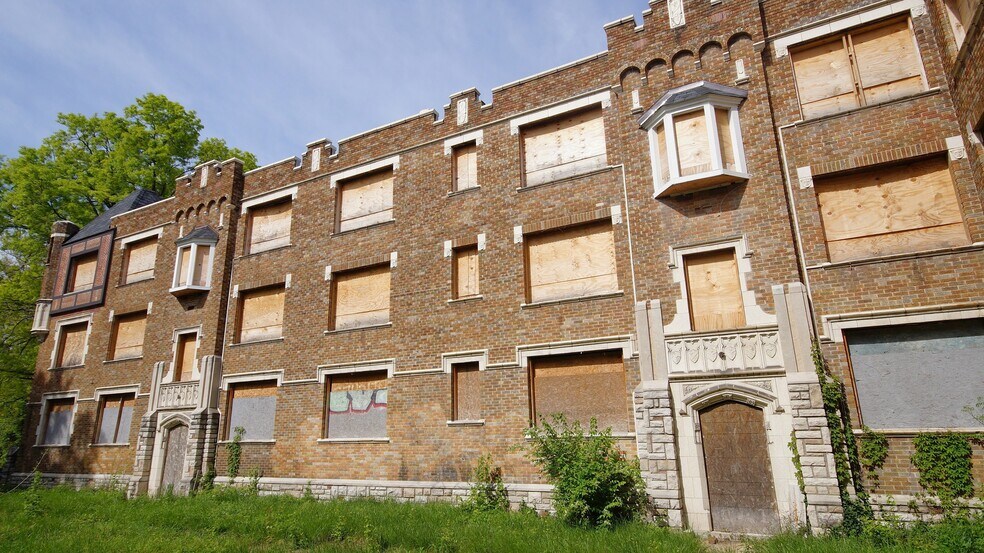 More Photos Of 5315-5325 Cabanne Ave, Saint Louis Apartments For Sale