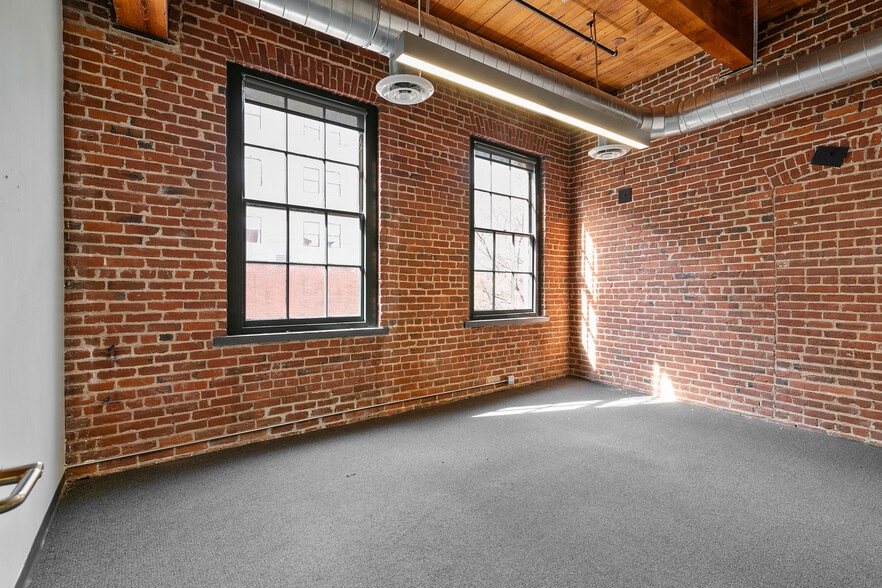 More Photos Of 13 S 13th St, Richmond Office Residential For Sale