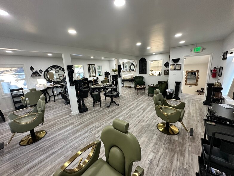 More Photos Of 3841 S Highland Dr, Salt Lake City Freestanding For Lease