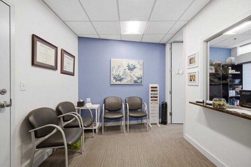 More Photos Of 63 Shore Rd, Winchester Medical For Sale