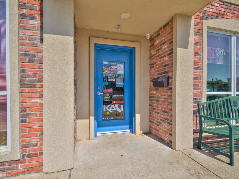 More Photos Of 111 N Broadway St, Tecumseh Office For Sale