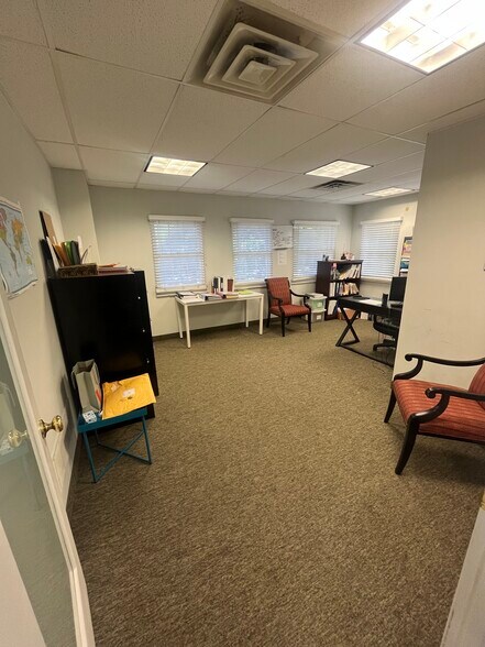 More Photos Of 1831 Forest Dr, Annapolis Medical For Sale