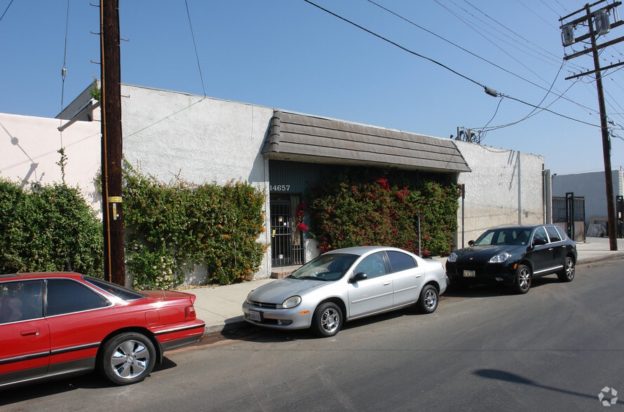 Primary Photo Of 14655-14657 Lull St, Van Nuys Warehouse For Sale