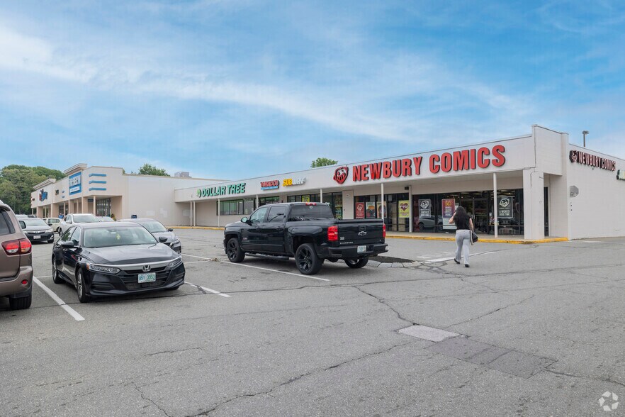 More Photos Of 777 S Willow St, Manchester Storefront For Lease