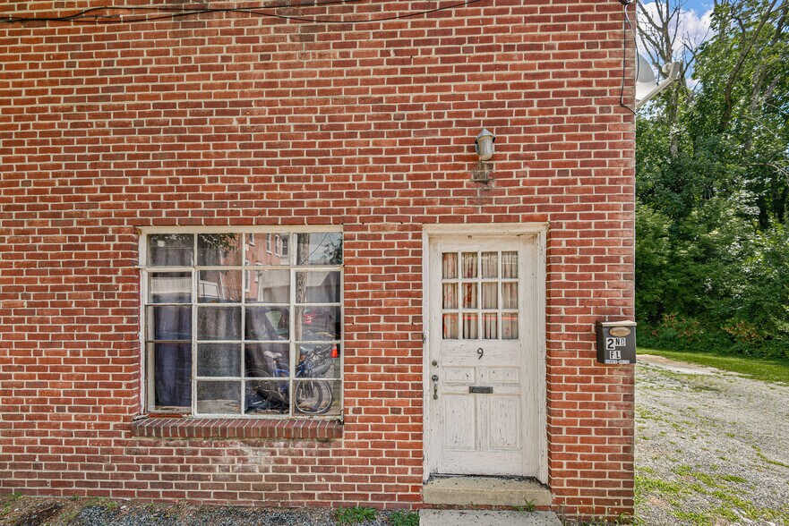 More Photos Of 9 E 44th St, Wilmington Office Residential For Sale