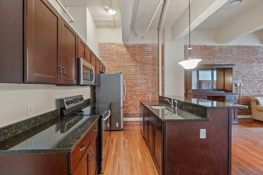 More Photos Of 311-313 W Baltimore St, Baltimore Apartments For Sale