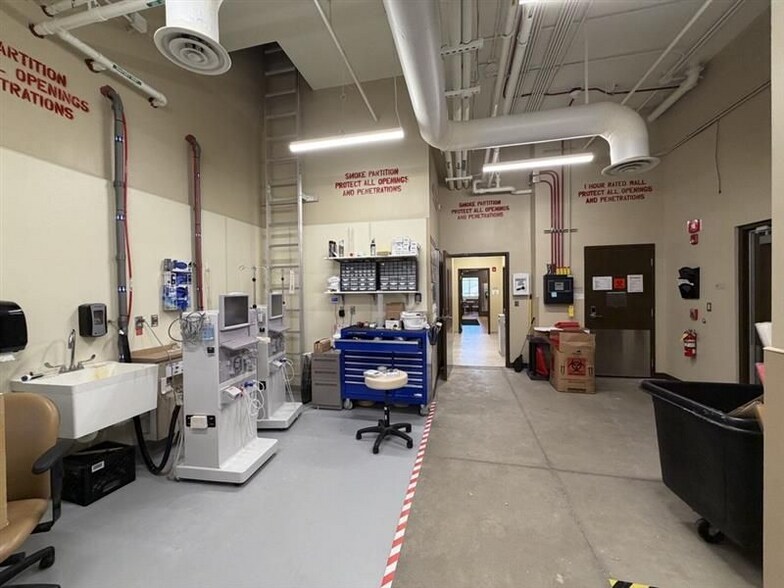 More Photos Of 801 W Bristol St, Elkhart Medical For Lease