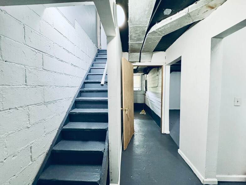 More Photos Of 25 Maynard Ct, Pontiac Apartments For Sale