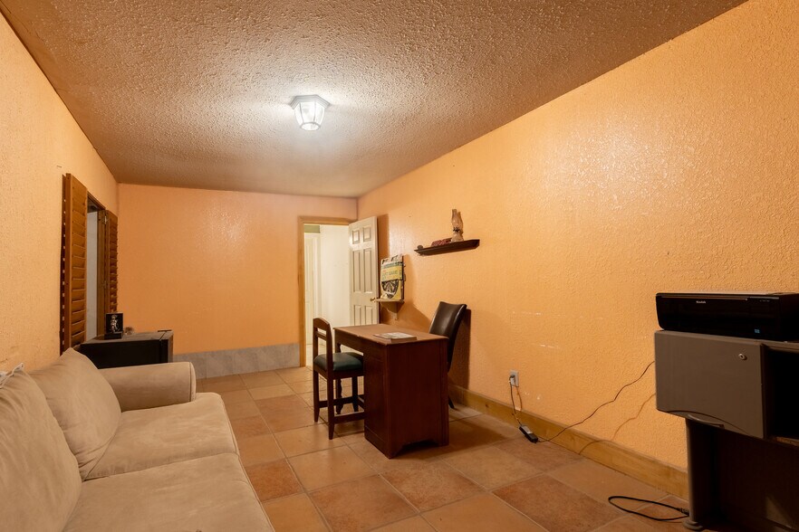 More Photos Of 14751 Horizon Blvd, Horizon City Warehouse For Lease