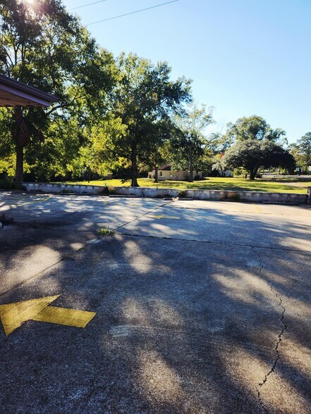 More Photos Of 1111 Worth St, Hemphill Office For Sale