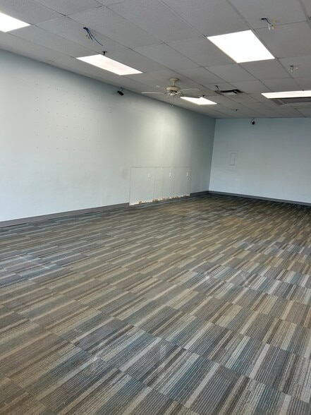 More Photos Of 15 Starrett Dr, Belfast Unknown For Lease