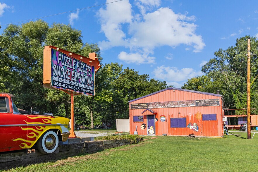 More Photos Of 1420 Highway M, Sedalia Service Station For Sale