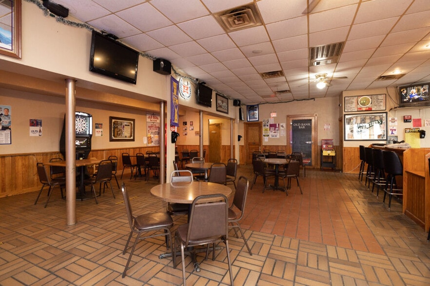 More Photos Of 100 S Washington St, Lake City Restaurant For Sale