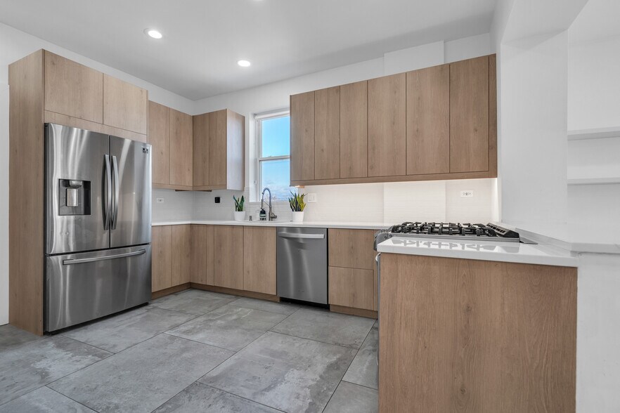 More Photos Of 3307 W Irving Park Rd, Chicago Office Residential For Sale