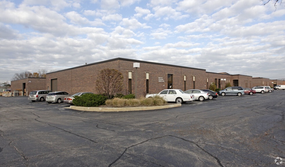 More Photos Of 5601-5631 W Howard St, Niles Unknown For Lease