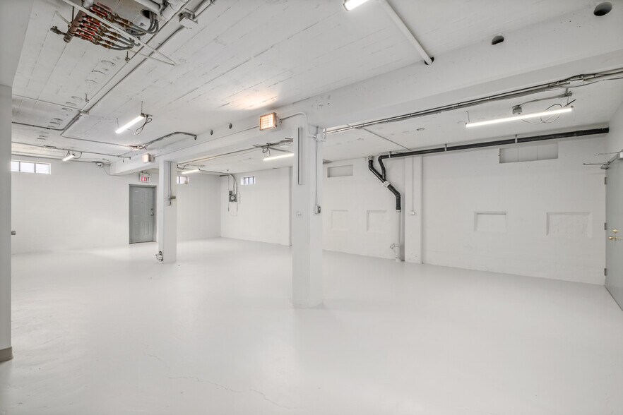 More Photos Of 2225 15th St SE, Calgary Warehouse For Sale