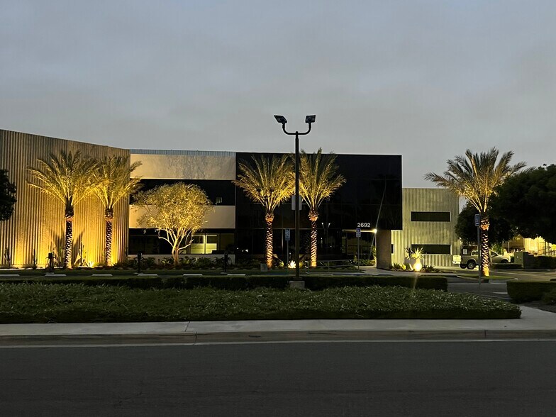 Primary Photo Of 2692-2696 Dow Ave, Tustin Light Manufacturing For Sale