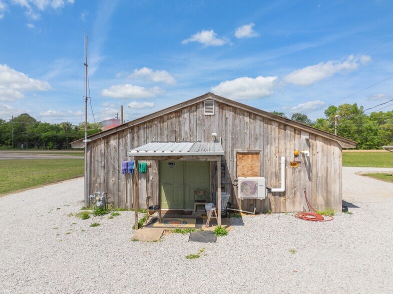 More Photos Of 2598 Tennessee Ave N, Parsons Storefront For Sale