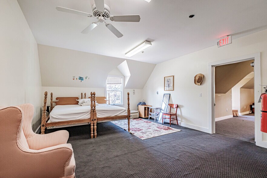 More Photos Of 309 Shore Rd, Ogunquit General Retail For Sale