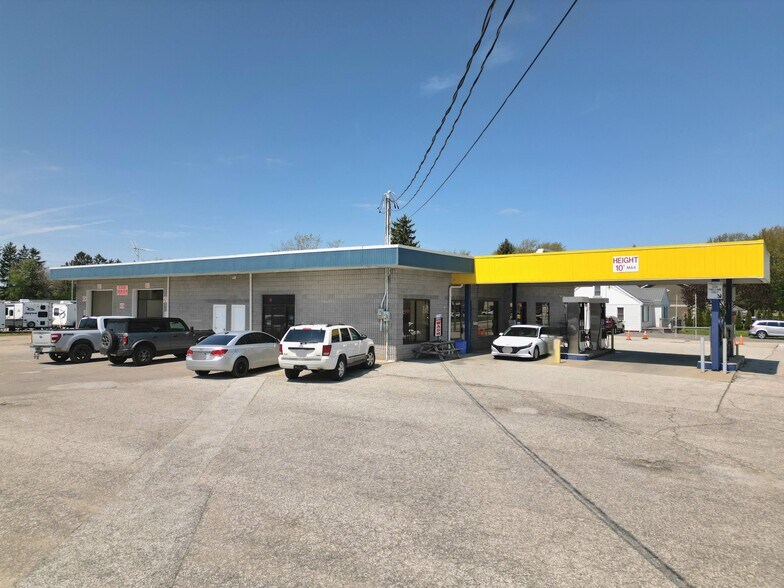 More Photos Of 1727 Division Rd N, Kingsville Restaurant For Sale