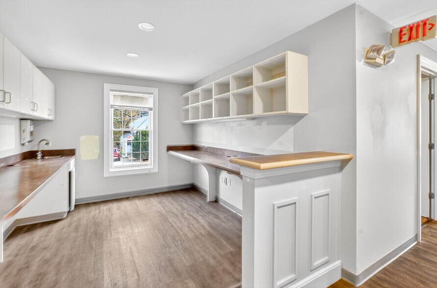 More Photos Of 93 Pond St, Sharon Medical For Sale