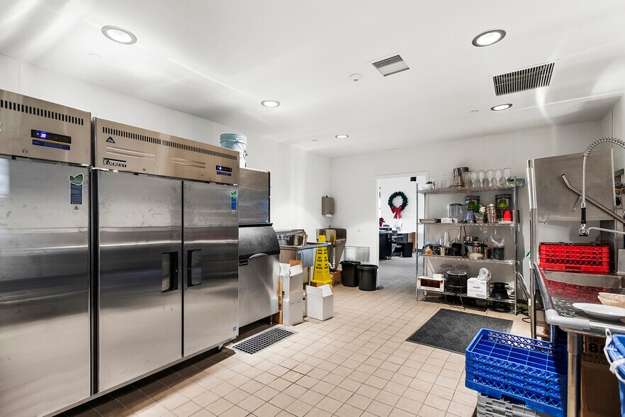 More Photos Of 40620 Calle Contento, Temecula Winery Vineyard For Sale