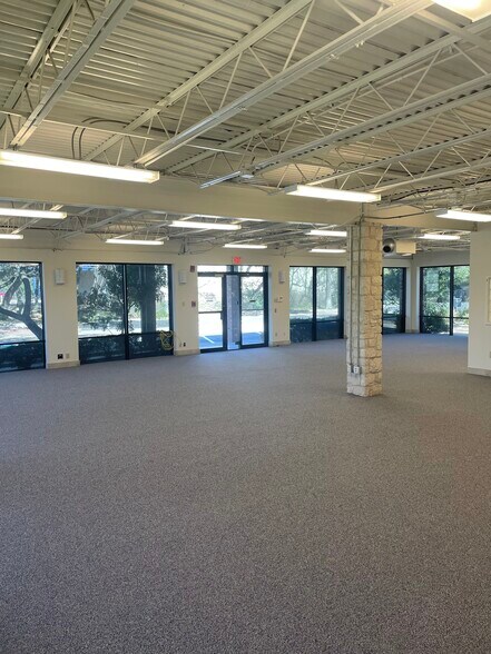 More Photos Of 11855 Research Blvd, Austin General Retail For Sale