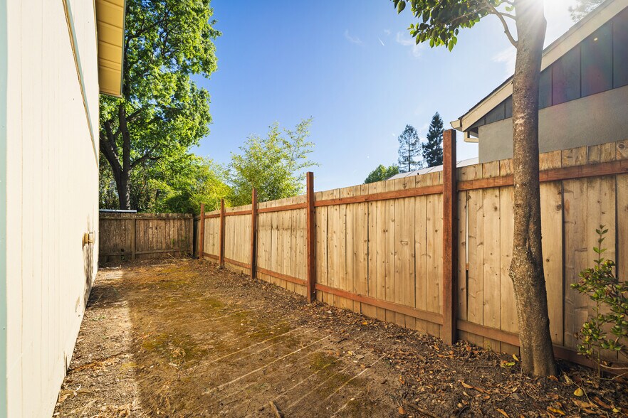 More Photos Of 611 Hendley St, Santa Rosa Apartments For Sale