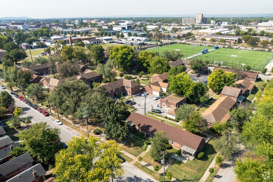 Primary Photo Of 4 College Ct, Louisville Multifamily For Sale