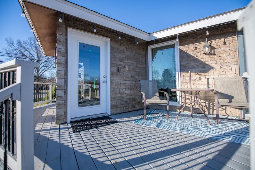 More Photos Of 411 W Canal St, Malvern General Retail For Sale