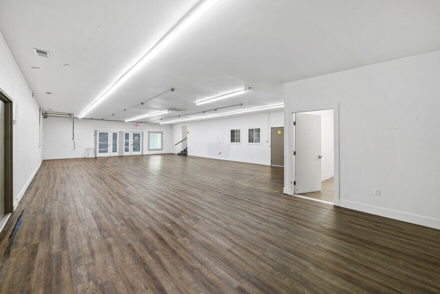 More Photos Of 840 N Cloverdale Blvd, Cloverdale Convenience Store For Sale