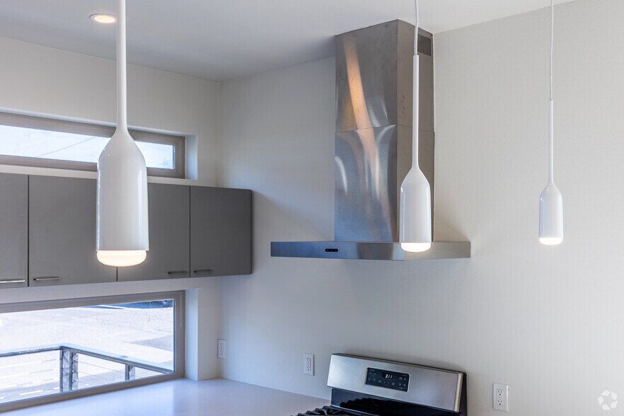 More Photos Of 5115 E Burnside St, Portland Apartments For Sale