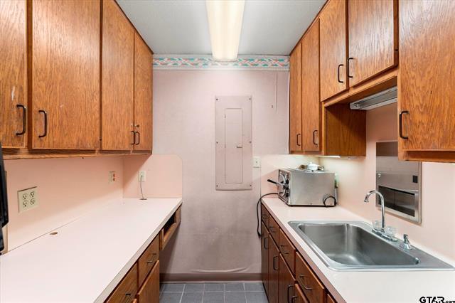 More Photos Of 2005 N Jefferson Ave, Mount Pleasant Medical For Sale